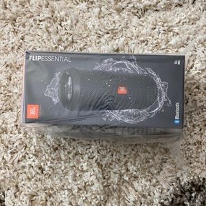 Brand new JBL flip essential speaker